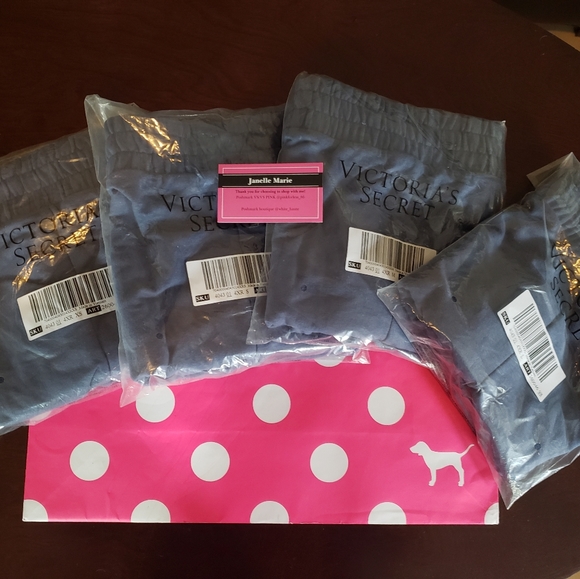 (XS LEFT)đź’•VS PINK CAMPUS TEE & ROUCHED SHORTS SET - Picture 6 of 6